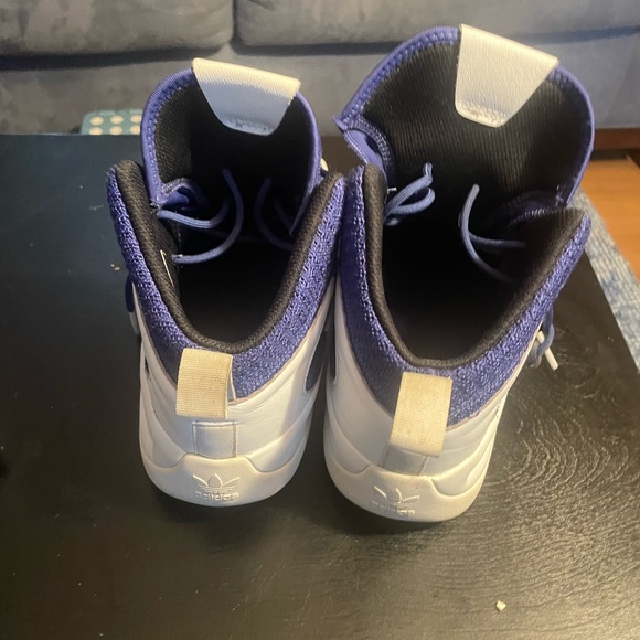 Crazy 8 Kobe Bryant’s size 12 - Picture 3 of 5